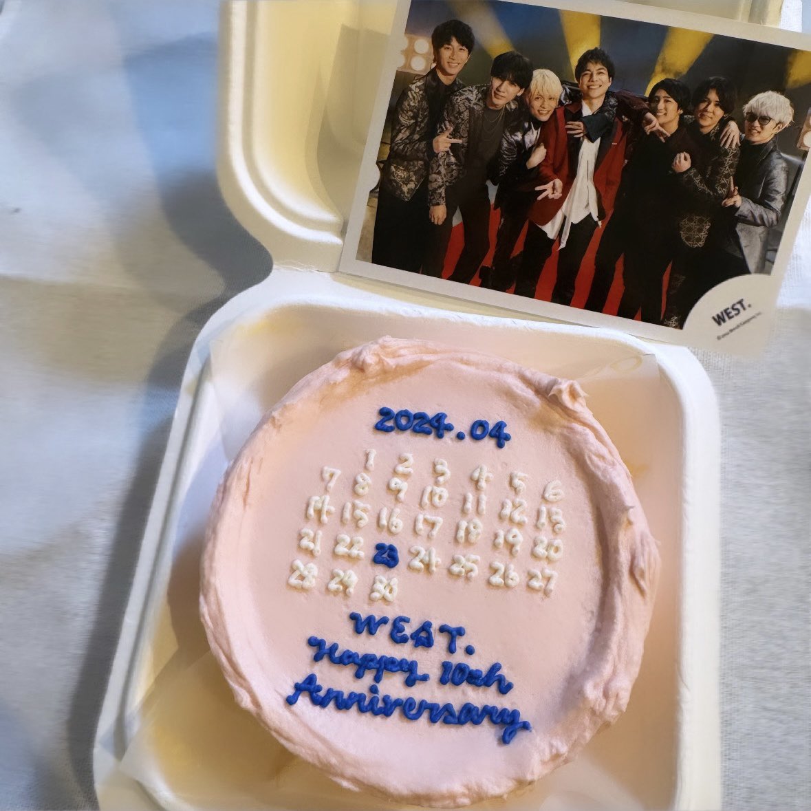 nem_ws7's tweet photo. .
𝙒𝙀𝙎𝙏ꓸ 𝟭𝟬𝙩𝙝 𝘼𝙣𝙣𝙞𝙫𝙚𝙧𝙨𝙖𝙧𝙮

#WESTꓸ_10thAnniversary
#一生がHAPPY_AWARD
#オメデトWESTꓸ https://t.co/BGtAym5Lft