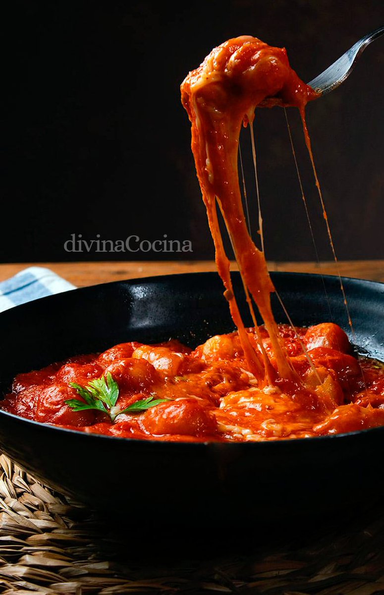 Ñoquis con tomate y queso dlvr.it/T5tqzp - @MiDivinaCocina