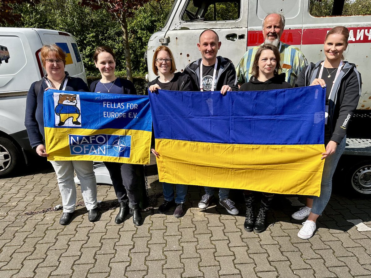 DOAG e.V. (@doagev) on Twitter photo Die #NGO <a href="/fellas4europe/">Fellas for Europe e.V.</a> ist mit dem beschossenen Krankenwagen aus der Ukraine auf der #apexconn24 angekommen und steht auf dem Parkplatz des Van der Valk Airporthotels. Die Geschichte dieses Wagens, namens #Barwinka ist grausam – wie der Krieg in Europa 🇺🇦 🇪🇺. Schaut selbst! Die #NGO <a href="/fellas4europe/">Fellas for Europe e.V.</a> ist mit dem beschossenen Krankenwagen aus der Ukraine auf der #apexconn24 angekommen und steht auf dem Parkplatz des Van der Valk Airporthotels. Die Geschichte dieses Wagens, namens #Barwinka ist grausam – wie der Krieg in Europa 🇺🇦 🇪🇺. Schaut selbst!