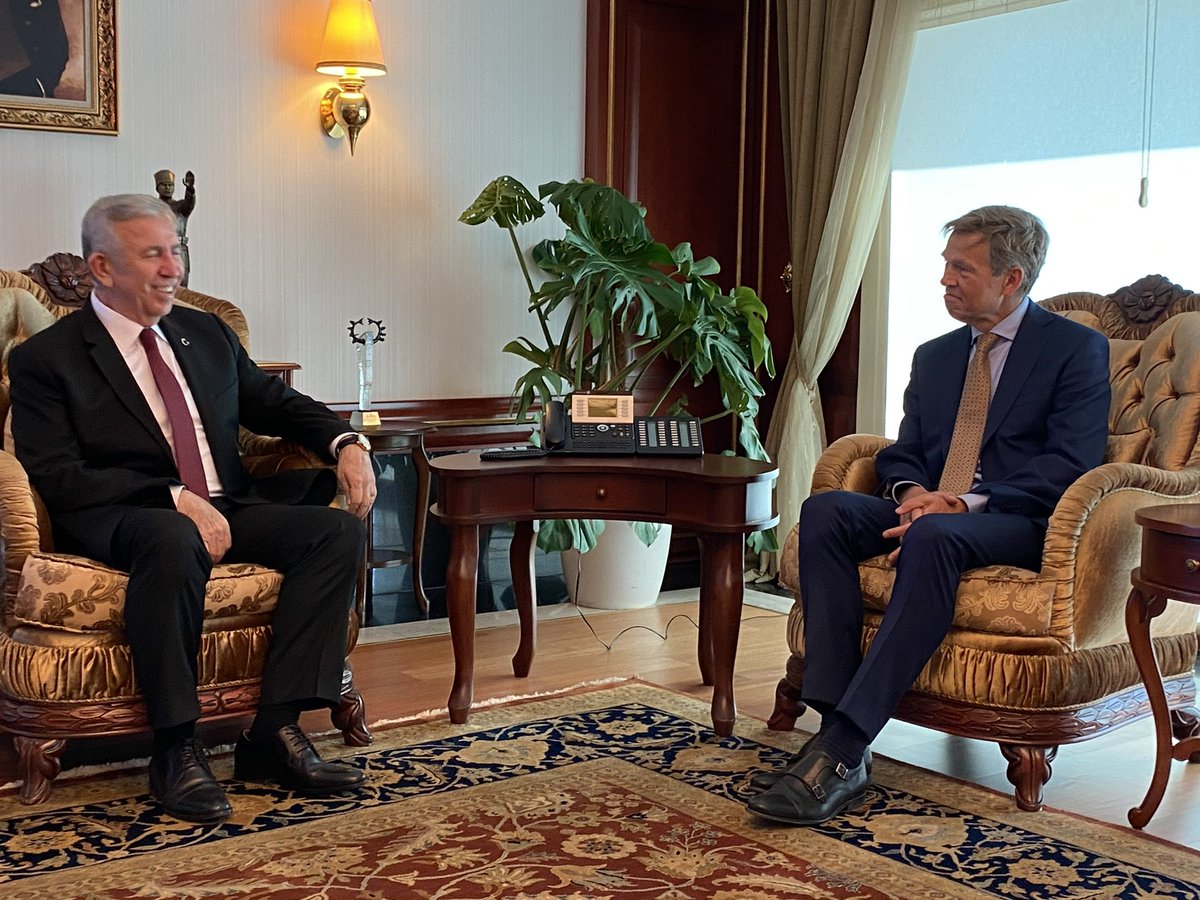 The 🇳🇱 Ambassador was pleased to meet the newly re-elected Mayor of Ankara Metropolitan Municipality <a href="/mansuryavas06/">Mansur Yavaş</a> yesterday, discussing cooperation between the Embassy and the Municipality in the cultural and agricultural domain. Çok teşekkür ederiz sayın başkan.