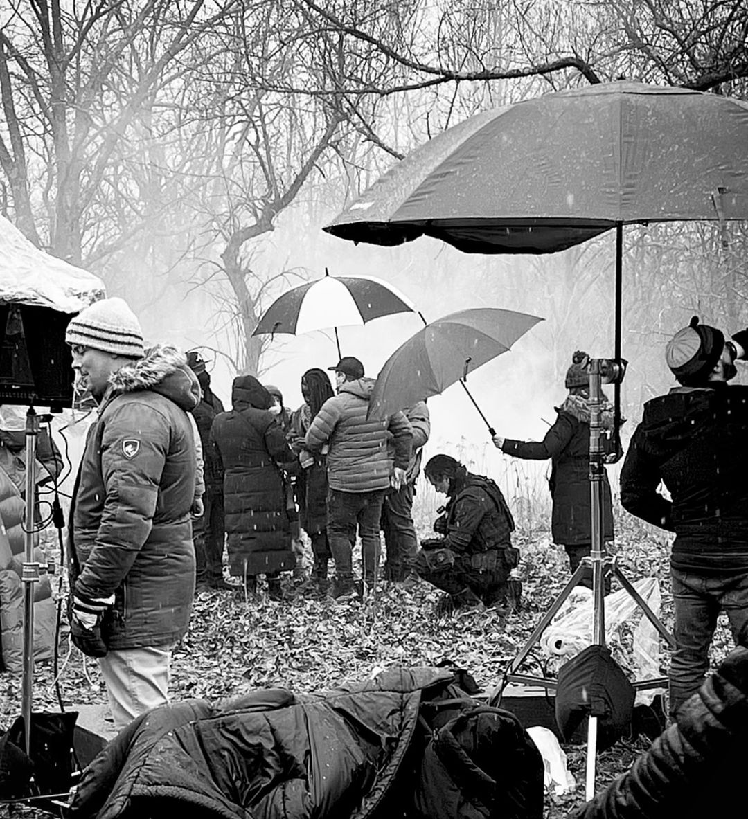 NEW | Behind the scenes of #TheOnesWhoLive. #AndrewLincoln #DanaiGurira 📸 Denise Huth ; Ande Yung