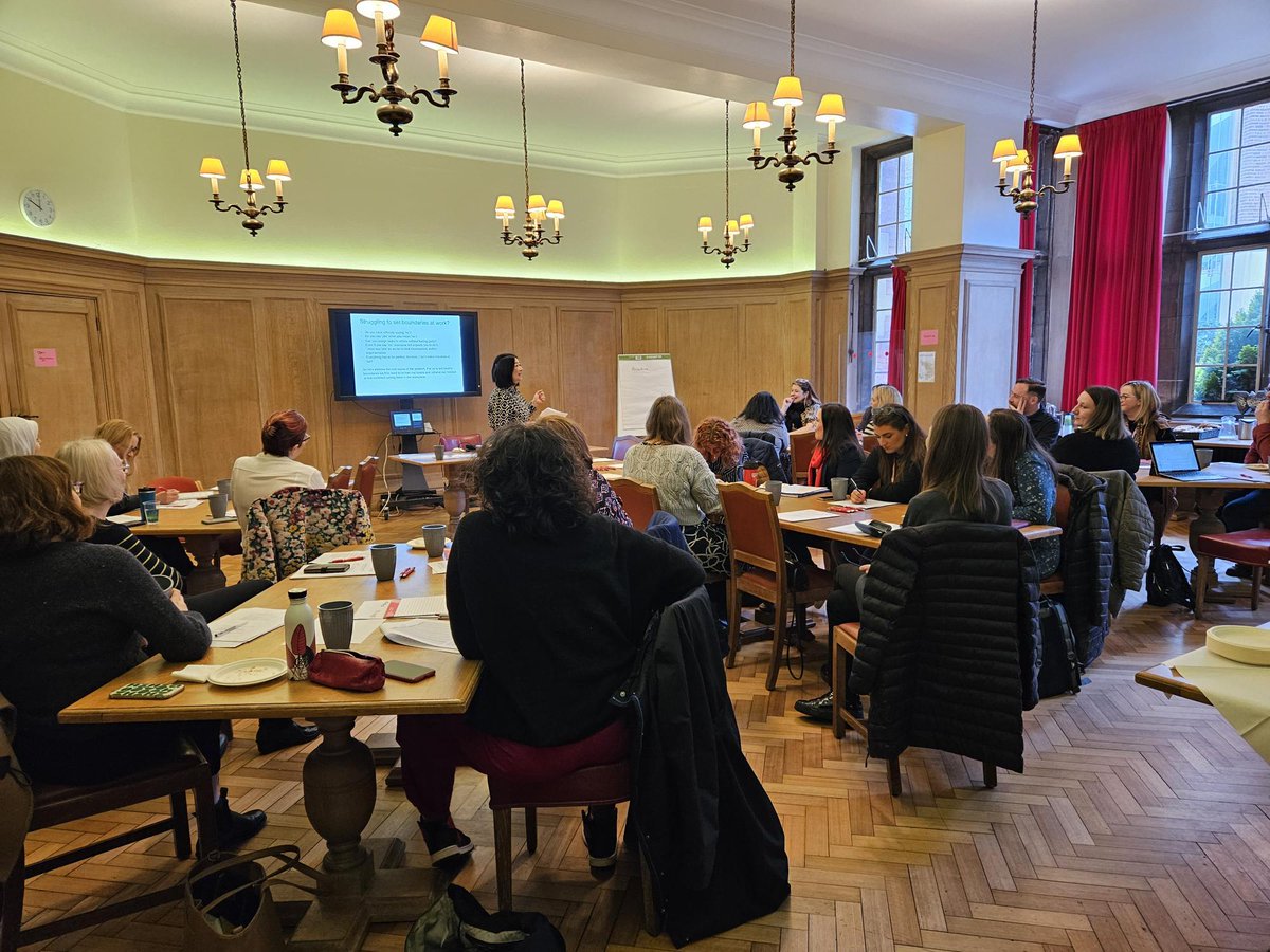 Thanks to all the #SwanChampions who joined us for our training morning. A great session packed with insights from @HAPPatQUB @qubschooloflaw @qub_ael & @QUBSONM sharing best practice. Plus Assertiveness Skills training facilitated by Sandra Lee & an opportunity for networking!