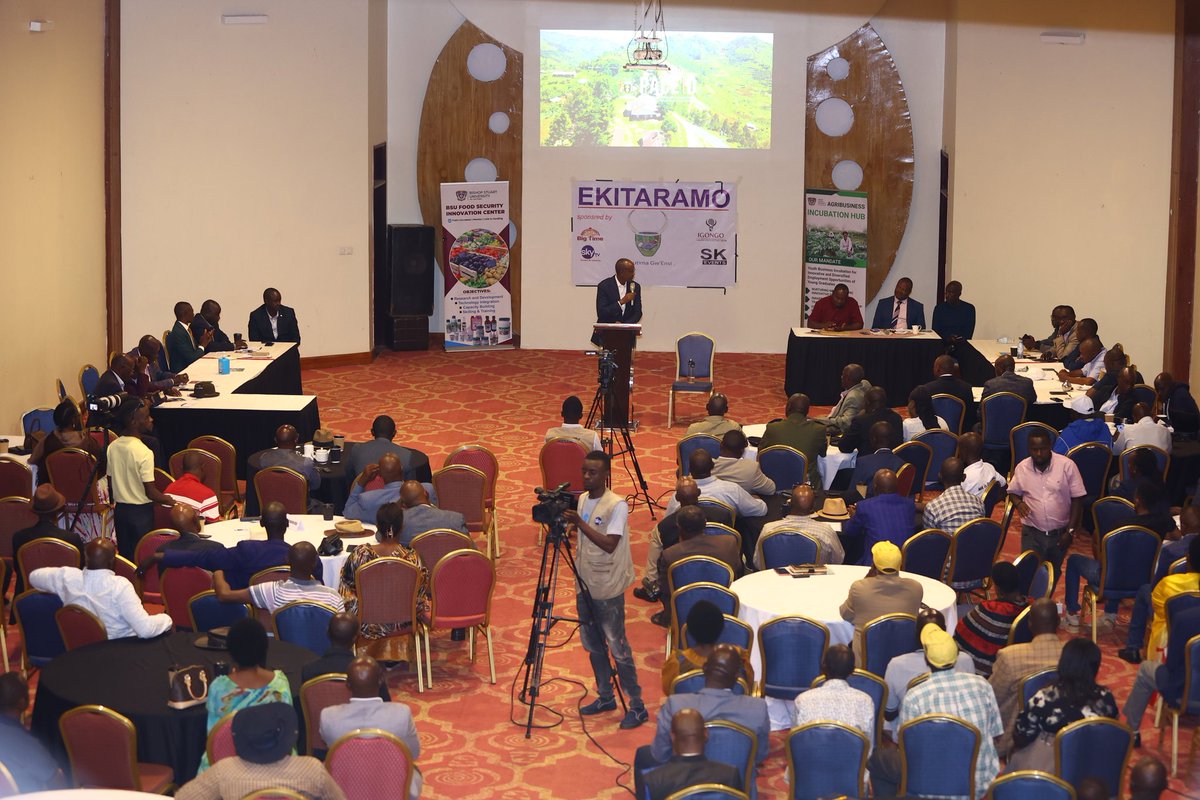 PACEID Chairman @Odrek_Rwabwogo emphasizes the importance of value addition during his keynote address at Ekitaramo agribusiness symposium at @Igongocc, Mbarara, on Sunday evening. He spoke to a gathering of farmers and the broader business community in the region. His speech