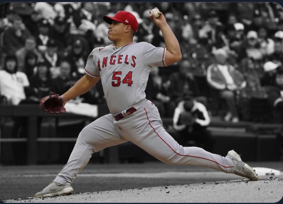 El 22-Abril 2024 -SUÁREZ day 🇻🇪⭐️⭐️ ❇️Ranger Suarez 🌀1.36 ✅Ganó 4-0 7IP, 2HP, 0CP, 1BB, 5K ❇️Robert Suarez 🌀0.84🔐 SV(8) 1IP, 2HP, 0CP ♻️ ❇️Albert Suarez 🌀0.00 ✅Ganó 1-0 5 2/3 IP, 4HP, 0CP, 2BB, 5K ♻️ ❇️José Suarez 🌀7.07 🔄SD 1IP, 0HP, 0CP, 1BB, 1K ♻️ Hermanos 👦