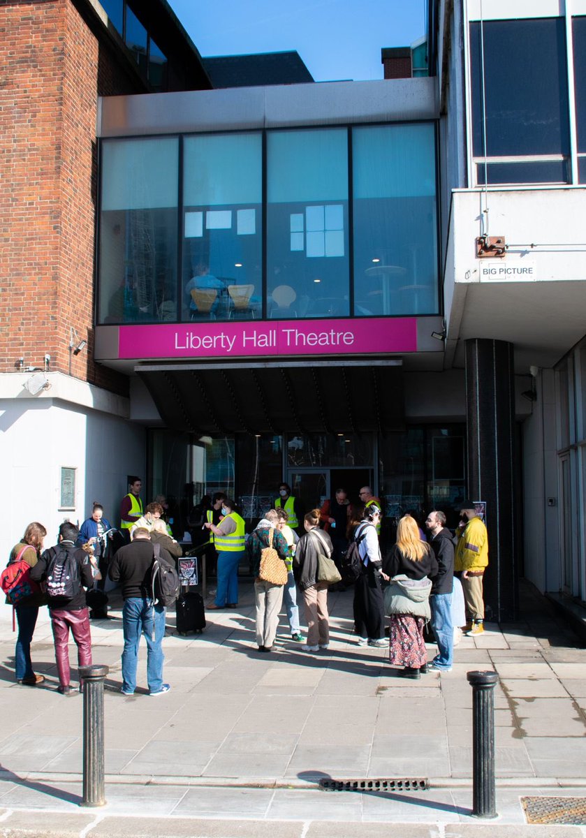 #BreadandRoses #SocialistFeminist Festival took place on Sat. 350 came to Liberty Hall to organise to fight back against the far-right, to hear about #feminist #LGBTQIA, #antiracist & workers’ struggles globally, & to discuss revolutionary & socialist feminist history