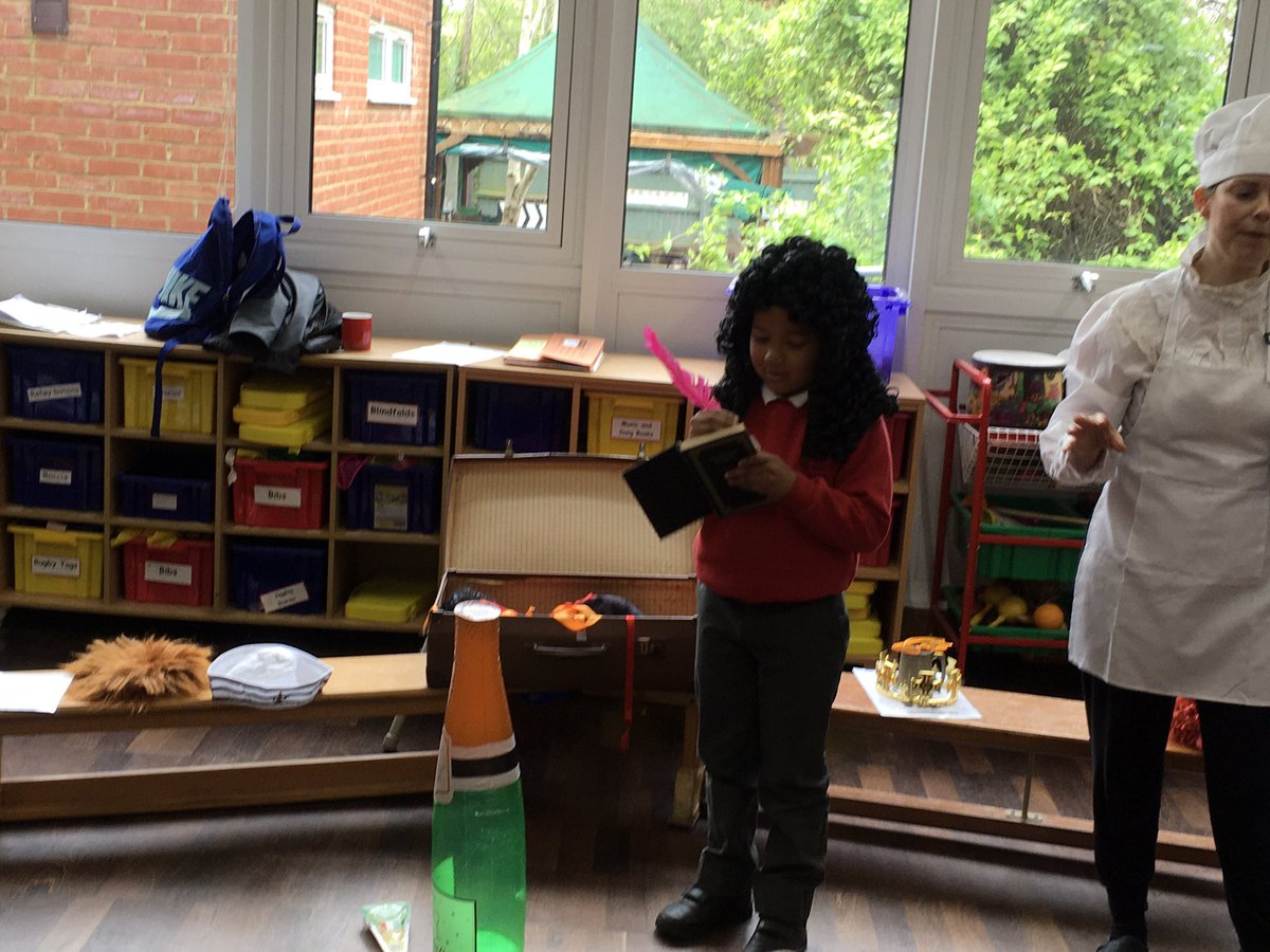 A great morning going back in time to 1666 when the Great Fire of London happened. Some great acting from everyone with the help of @Bigbubbletweets.#growingtogether #aiminghigh