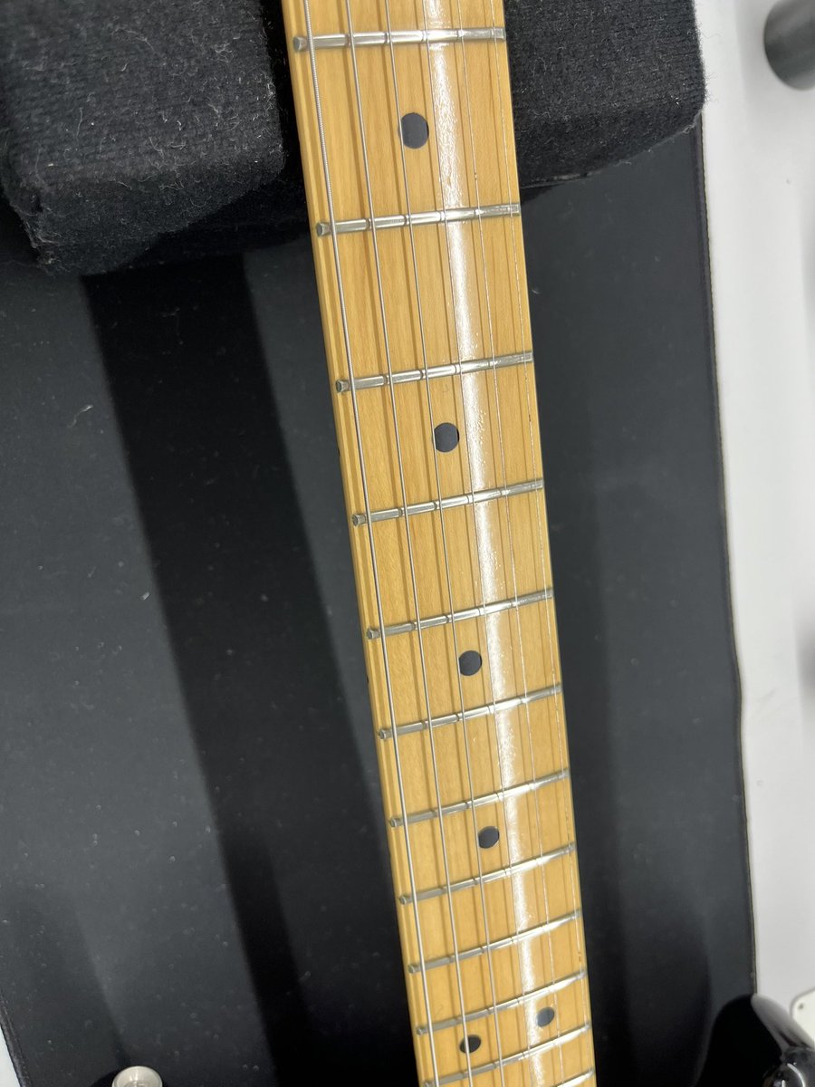 HOFFkayafuri's tweet image. ビフォーアフター😎

#FENDERJAPAN #STRATO #ストラト  #ラージヘッド　#メイプルネック #ハードオフ