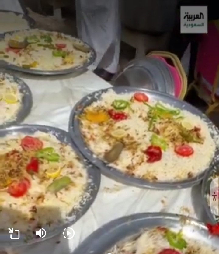 <a href="/fahd541/">د. فهد الموسى</a> قالوا شعورك قلت مسرور بالحيل 
               وزاد الفرح تشريف عيد بن قبلان