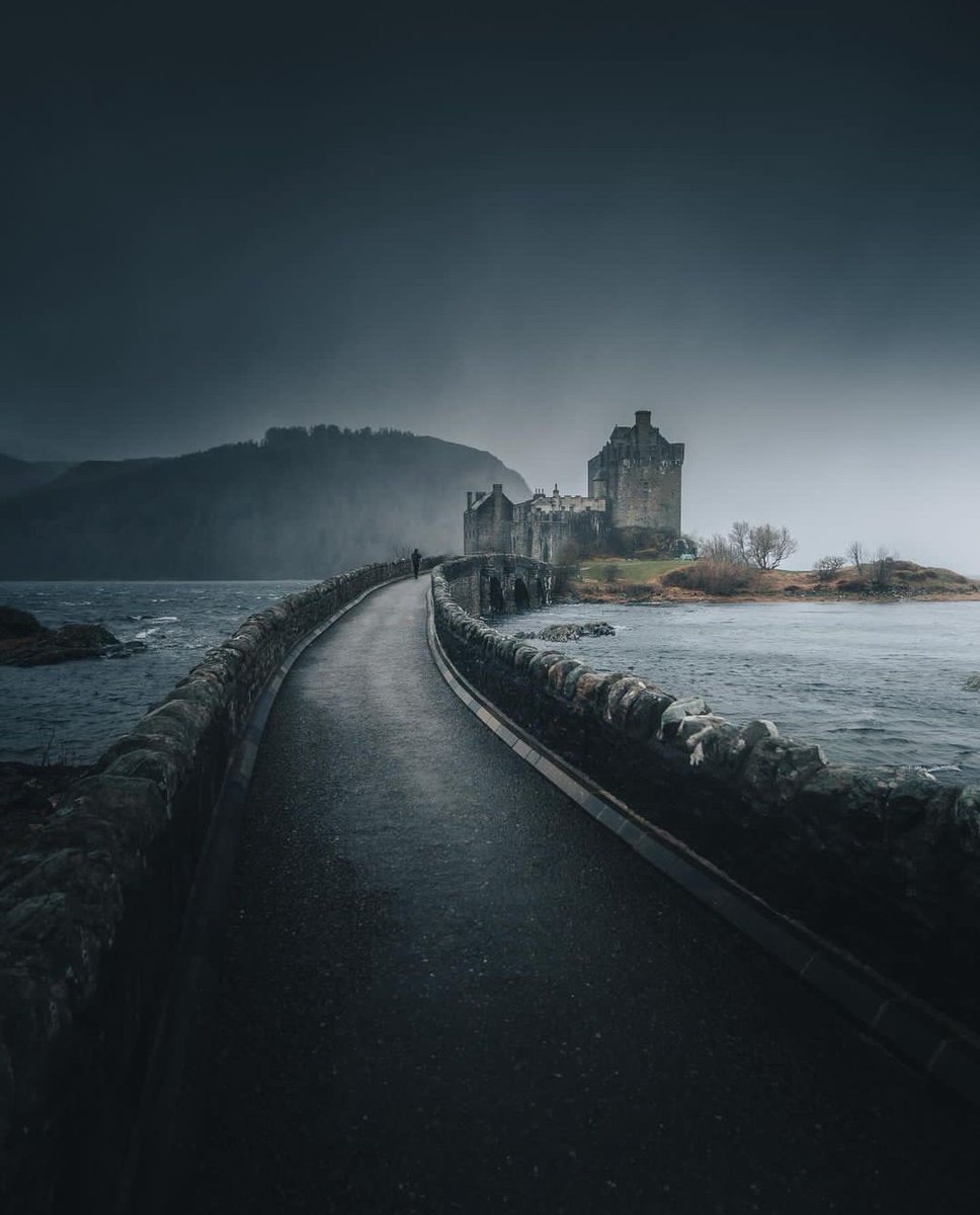 Scotland's most epic castle🗝️

Scotland