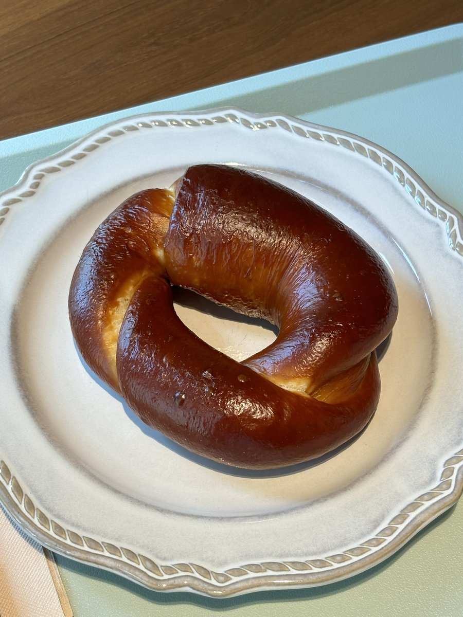 peach 🥨 tweet media
