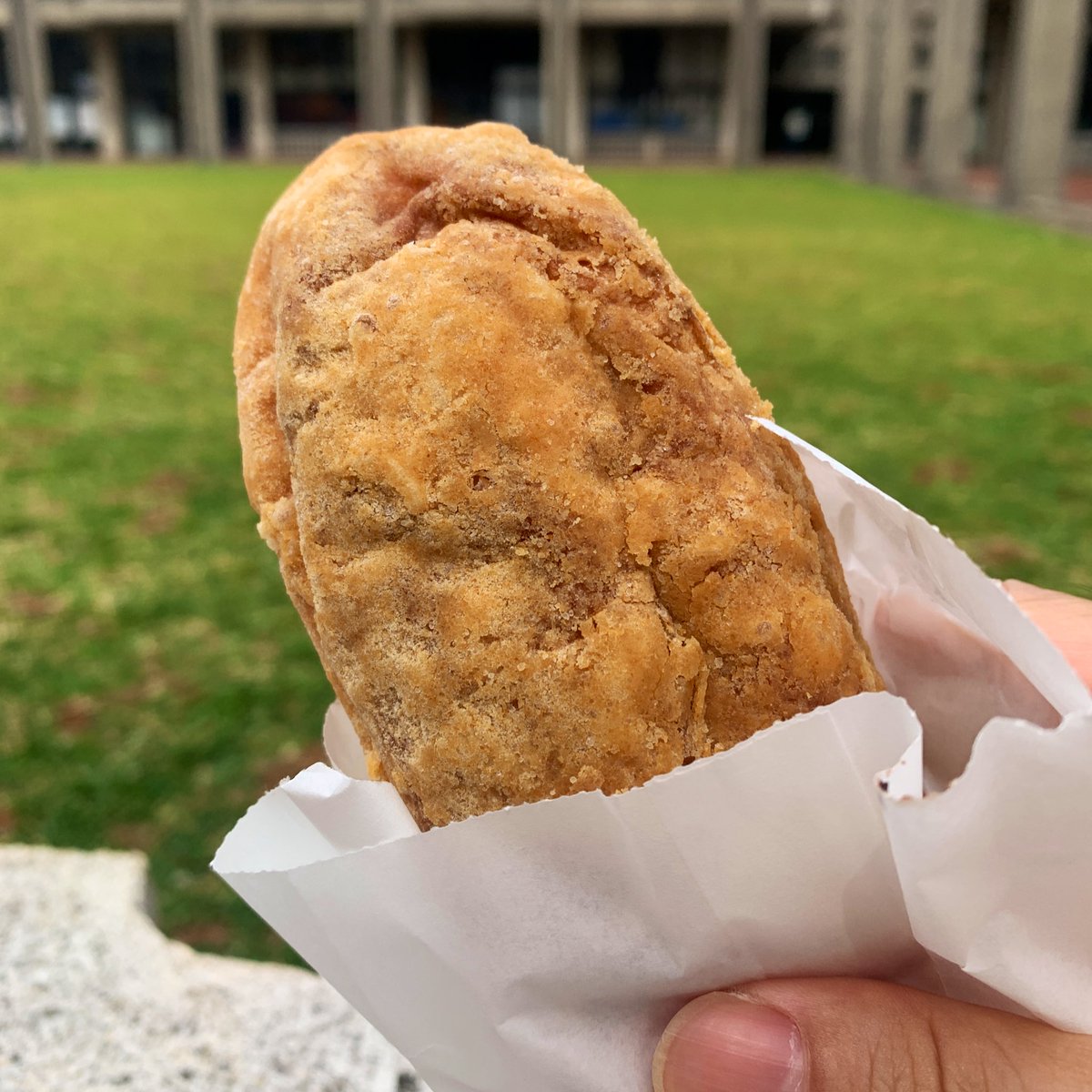 okinawa100's tweet photo. 隠れ家的な揚げパン専門店【Noël】
油っぽくないさっぱりでパリふわな食感！！いままで食べた揚げパンで1番美味しいと思った🤣
また食べたくなって名護市宮里に行きそう笑🚗 https://t.co/uxgq9PbiIa