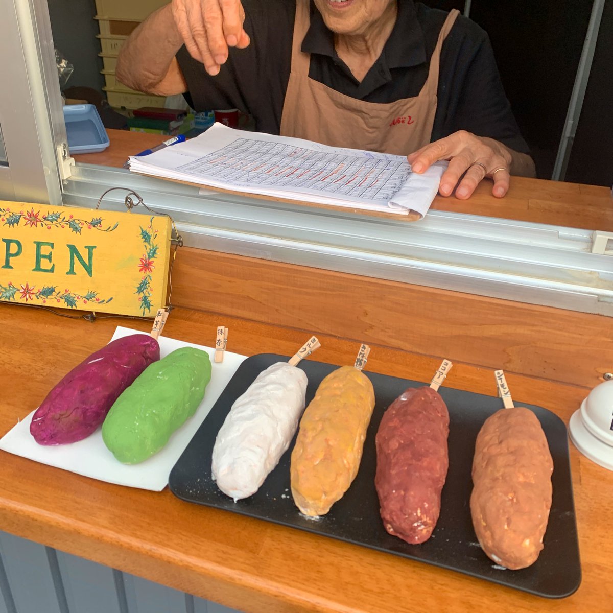 okinawa100's tweet photo. 隠れ家的な揚げパン専門店【Noël】
油っぽくないさっぱりでパリふわな食感！！いままで食べた揚げパンで1番美味しいと思った🤣
また食べたくなって名護市宮里に行きそう笑🚗 https://t.co/uxgq9PbiIa