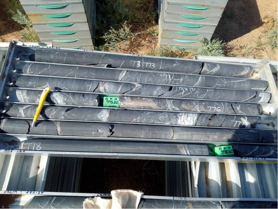 PowerMetRes's tweet photo. 🇧🇼 Drilling Update - Molopo Farms Complex, Botswana

Power Metal Resources is pleased to announce the successful completion of the drillhole DDH1-14C at its Molopo Farms Complex Project, where the Company is targeting a district-scale nickel and platinum group element (“PGE”) discovery in southwestern Botswana.

Read the full announcement here:
👉 https://t.co/MuxyOyd1v9

DRILLING UPDATE

♦️ Diamond core drillhole DDH1-14C has completed to a final depth of 832.6m, with the successful intersection of the targeted steeply dipping geophysical superconductor at high priority Molopo Farms Target Area T1-14.

♦️ Geophysical superconductor is interpreted to be a sulphide mineralised carbonaceous mudstone unit between 760.5 – 813m downhole depth and from 828.4m – 832.6m (end of hole) where it remains open at depth.

♦️ The mineralised carbonaceous mudstone contains abundant pyrrhotite-quartz-calcite veining and localised sulphide dominated veins of what appears to be pyrrhotite (see image). Further mostly vein-hosted sulphides are present throughout the intervals including dominantly pyrite.

♦️ With the drillhole complete, the in-country geological team will now select samples from the intervals for certified laboratory multielement and PGE assay testing, with the assay results expected in the coming months.

📢 @seanwade1970, CEO of Power Metal Resources, commented:

“A huge thanks to the entire in-country operations team that was able to complete drillhole DDH1-14C to an impressive depth of 832.6m. Target Area 1-14 has been of interest to Power Metal for some time due to the superconductor that was identified by multiple geophysical surveys. The previous drillholes completed into this area were unsuccessful in intersecting the targeted conductor, and now, with the completion of this drillhole, we have achieved this objective.

“We now await further updates from the in-country team as they prepare various sections from the interval for laboratory assay testing and will update the market in due course.”

$POW $POWMD #POW #POWMET #exploration #nickel #PGE
