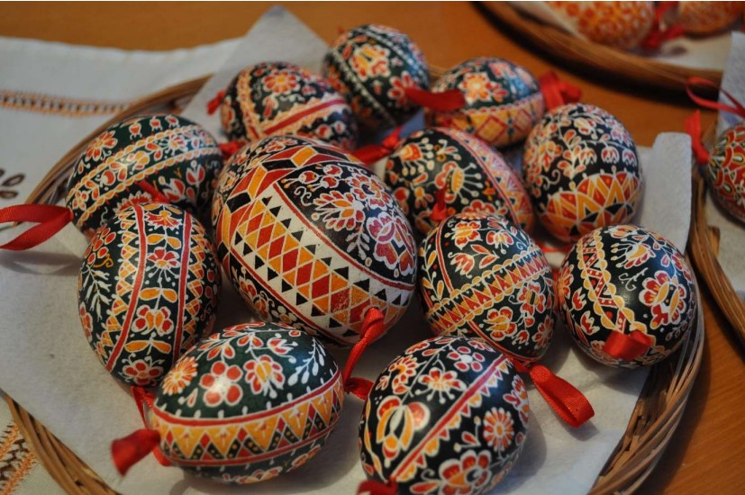 Cenou Vladimíra Boučka oceňuje každoročně město <a href="/UHradiste/">Uherské Hradiště</a> úžasné lidi, kteří mistrovsky ovládají svá řemesla. Letos ji dostanou Ludmila Dvořáková za kraslice a Alena Minaříková za výšivku. 1url.cz/vuyHd