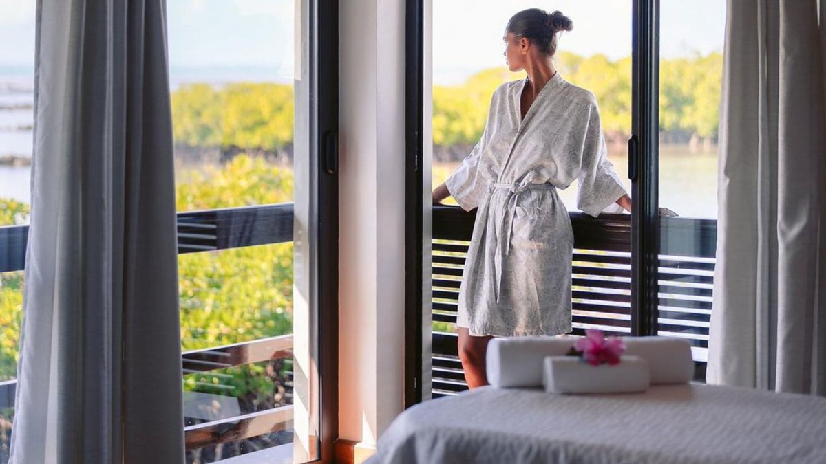 FSMauritius's tweet image. Harmonise body, mind, and being while soaking in the tranquil lagoon views.
Awaken and rejuvenate your senses when you #wakeupwithfs.
#fswellness #fsmauritius

📸 @antoinegijbels @willtevs @ilona__marion