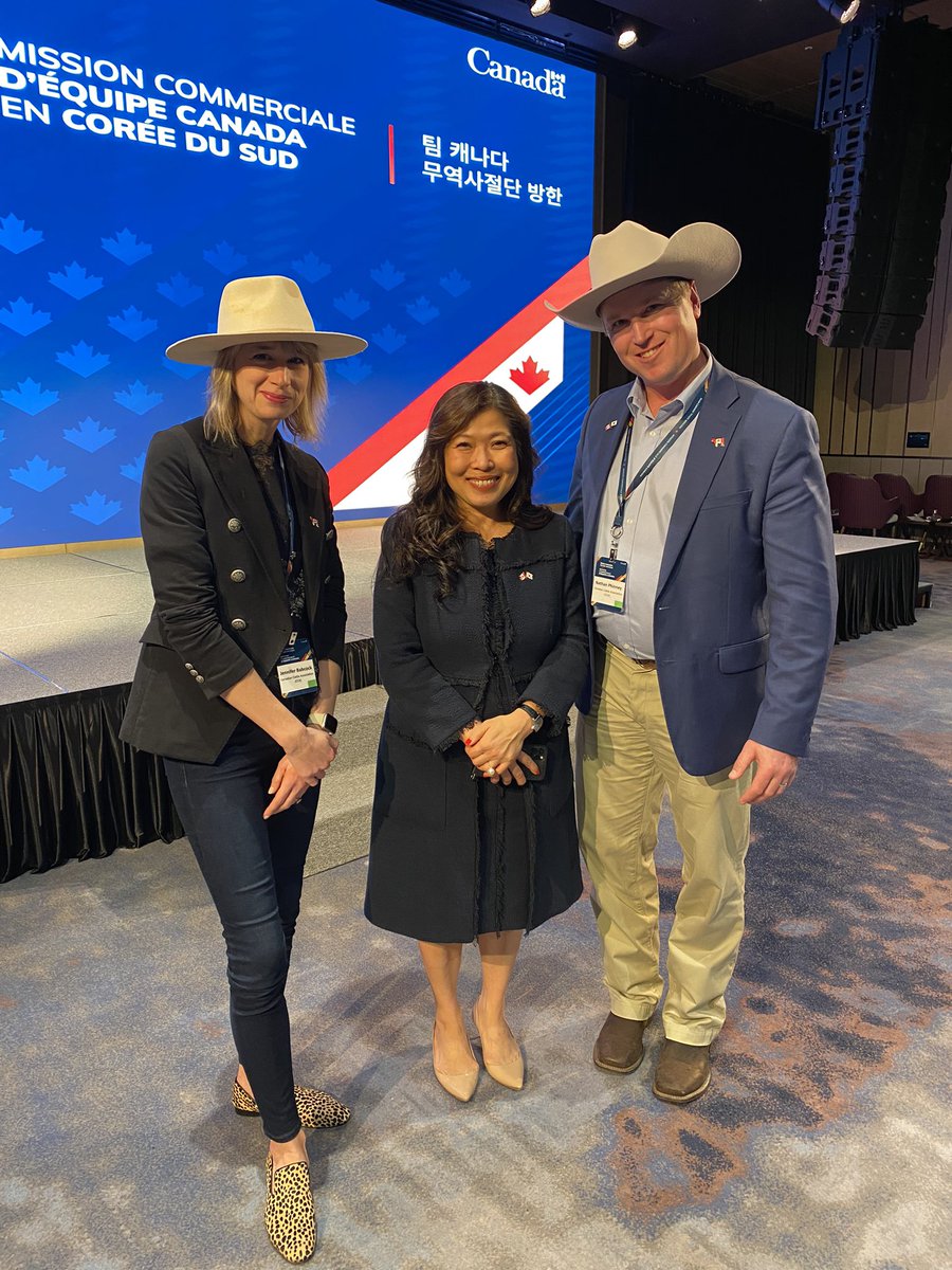 Jenn_Babs's tweet photo. Team Canada trade mission update: @CanCattle had the opportunity to speak to Delegation head and Minister @mary_ng regarding opportunity for Canadian beef in South Korea, including tariff reduction—key to our market growth potential here! #goteamcanadatrade #cattlecountry https://t.co/rd1JBPzt6l