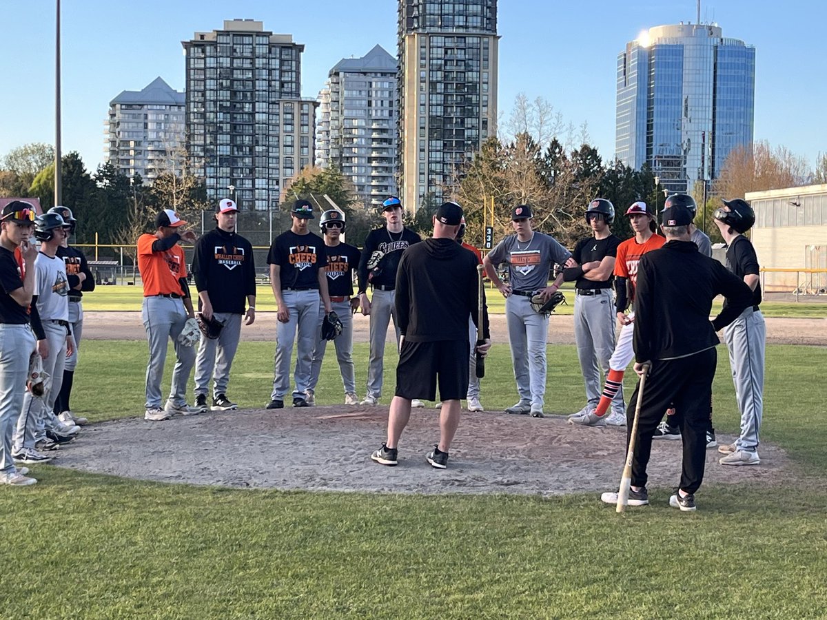 Whalley_Chiefs's tweet photo. The Premier and Junior Chiefs welcomed Vancouver Canadians Head Coach and member of the Toronto BlueJays organization, Brent Lavallee to Whalley Athletic Park tonight. Lavallee shared plenty of outstanding knowledge with the Chiefs, and the teams wrapped up with some BBQ and Q&amp;A. https://t.co/Gbeiptg7cY