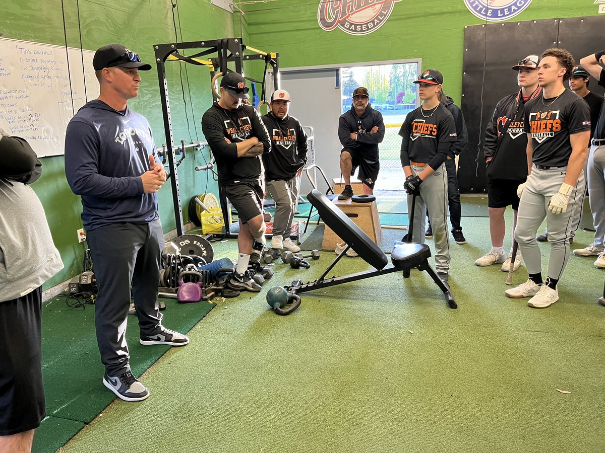 Whalley_Chiefs's tweet photo. The Premier and Junior Chiefs welcomed Vancouver Canadians Head Coach and member of the Toronto BlueJays organization, Brent Lavallee to Whalley Athletic Park tonight. Lavallee shared plenty of outstanding knowledge with the Chiefs, and the teams wrapped up with some BBQ and Q&amp;A. https://t.co/Gbeiptg7cY