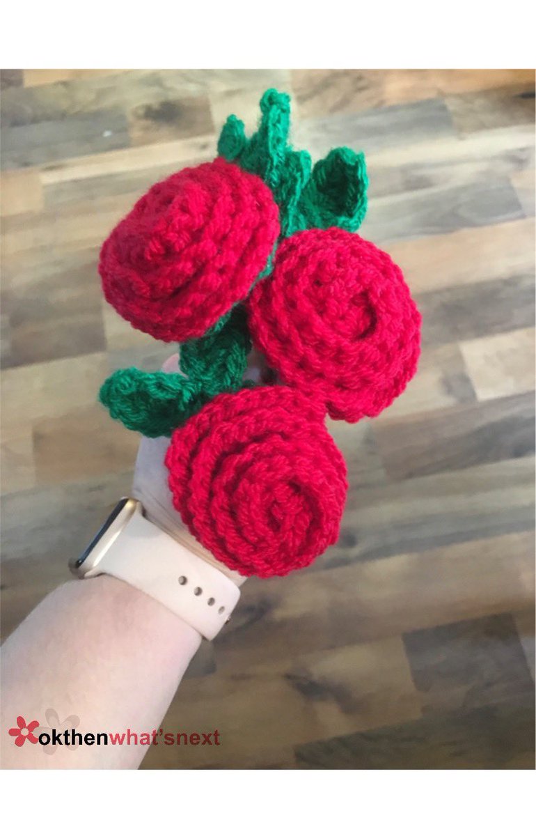 Happy #StGeorgesDay, the patron saint of England 🏴󠁧󠁢󠁥󠁮󠁧󠁿The rose is traditionally an english symbol 🌹 My #crochet roses are ideal for gifts because they don’t die and don’t need looking after 🌹 okthenwhatsnextcraft.etsy.com #crochet #etsy #earlybiz #elevenseshour