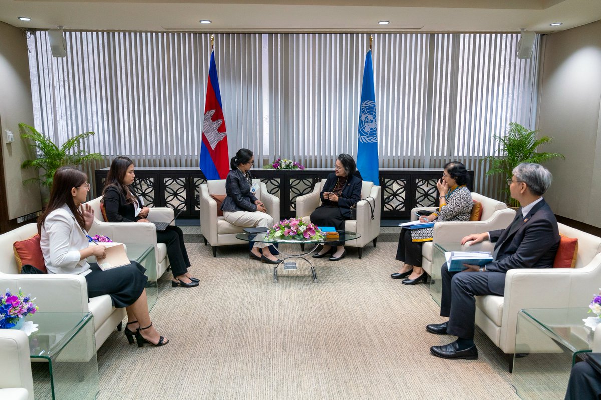 Had an engaging conversation with Ratha Chea, Secretary of State at the Ministry of Commerce, on the development of #ECommerce & #DigitalTrade in #Cambodia and the region, including the cashless payment system and @APCICT's WIFI program for women entrepreneurs. #CS80