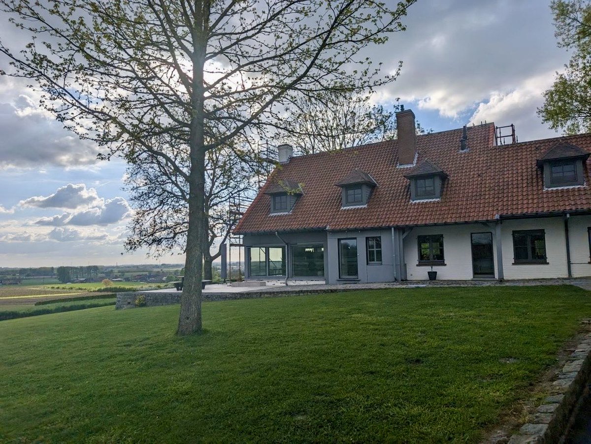 A writing retreat for @IRNOVIS with a group of multidisciplinary sport scientists at the University Ghent and a country retreat (KoppenHerBerg) 🇧🇪 Belgium. Stay tuned for Guidelines outcomes #SafeSport #AthleteHealth #SportIntegrity.