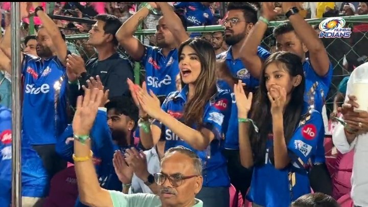 aditi there in yesterday's match🥹🤍