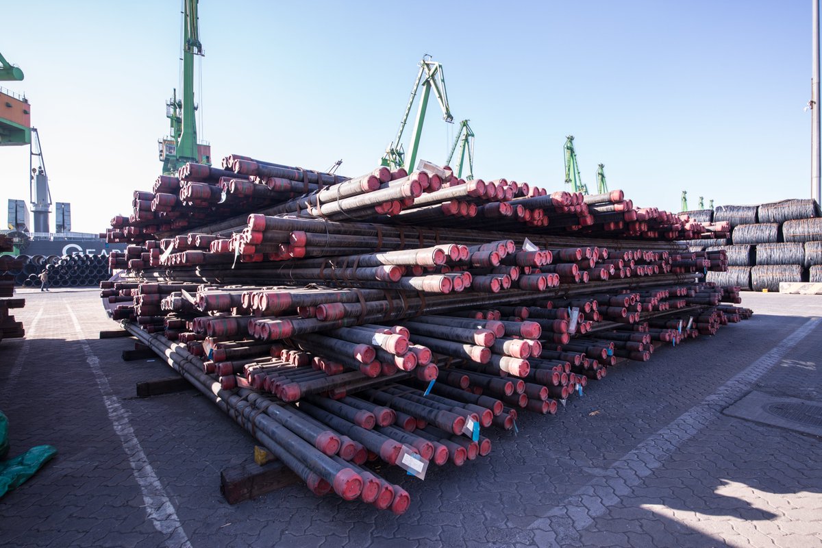 GreatHunan's tweet image. Live: oil casing export. You can easily see the oil casing stock here. It will be transported to another port. All the steel pipe machining processes are more strict and with certificate report
#oilcasing #OCTG #casingpipe