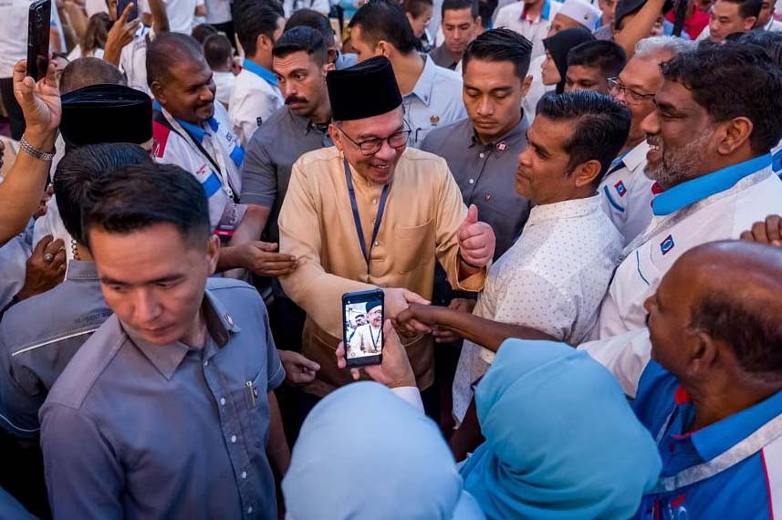 Seventeen months into power, the People’s Justice Party, or Parti Keadilan Rakyat, is being buffeted by claims it has failed to fulfil its reform promises and in tackling corruption, all of which the PM denied. #Politics #Malaysia #TheStraitsTimes

asianews.network/malaysia-pm-an…