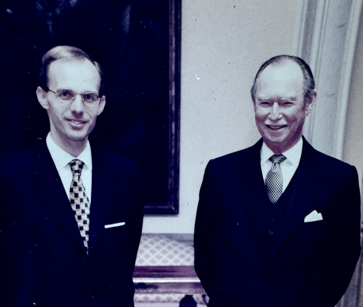 Il y a cinq ans, le 23 avril 2019, nous quittait SAR le Grand-Duc Jean, chef de l'Etat 🇱🇺 1964-2000. Pensées émues et reconnaissantes en ce jour anniversaire.