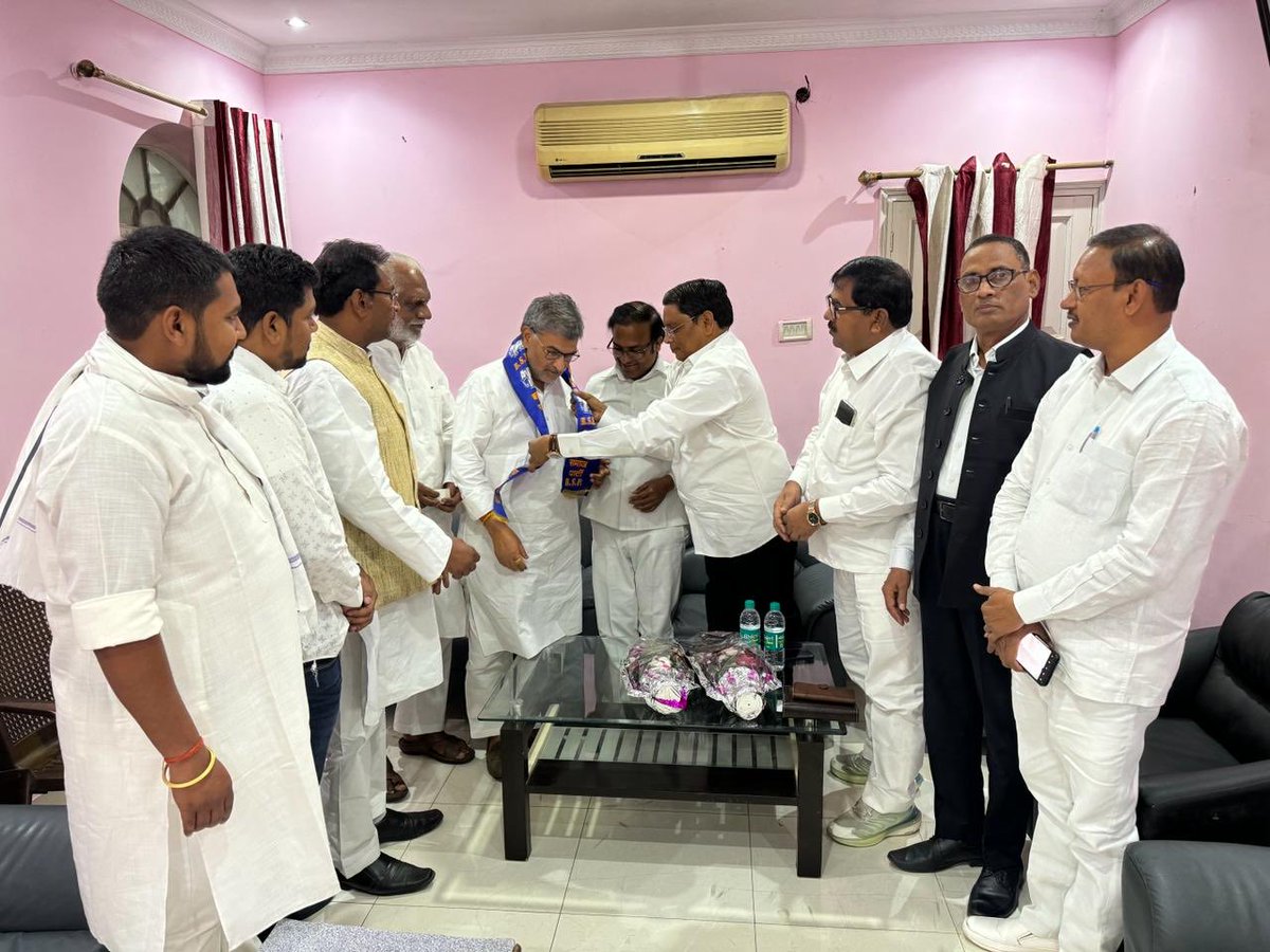 dhirajvoice's tweet image. पूर्व सांसद अरुण कुमार बसपा में हुए शामिल, जहानाबाद से लड़ सकते हैं चुनाव

#ArunKumar