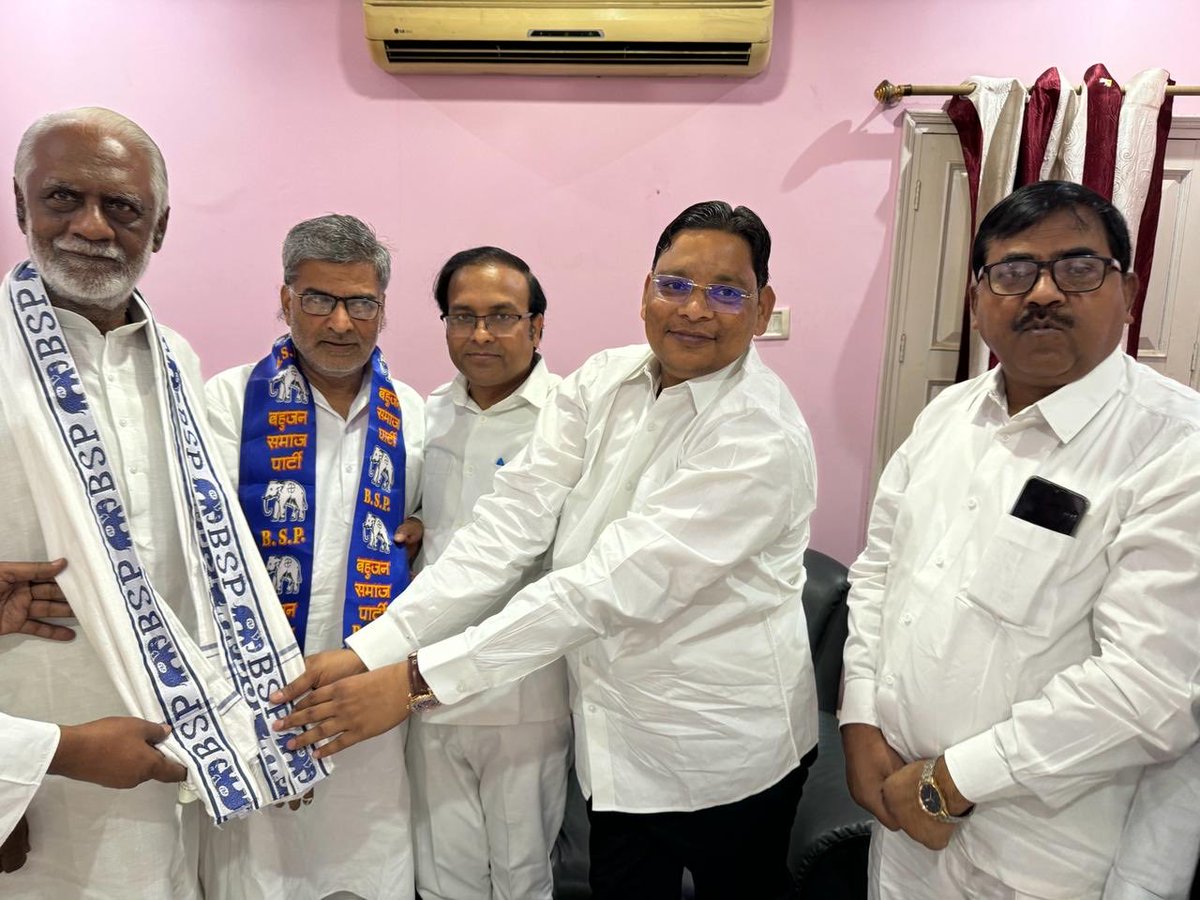 dhirajvoice's tweet image. पूर्व सांसद अरुण कुमार बसपा में हुए शामिल, जहानाबाद से लड़ सकते हैं चुनाव

#ArunKumar