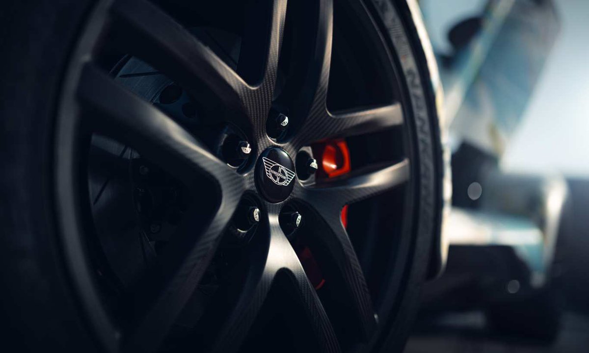 Donkervoort vient de présenter sa F22 Art Edition 😍! Son roadster a été peint par l'artiste contemporain néerlandaise Anneke Wilbrink 👏.

📸 Crédits photos Donkervoort Automobielen