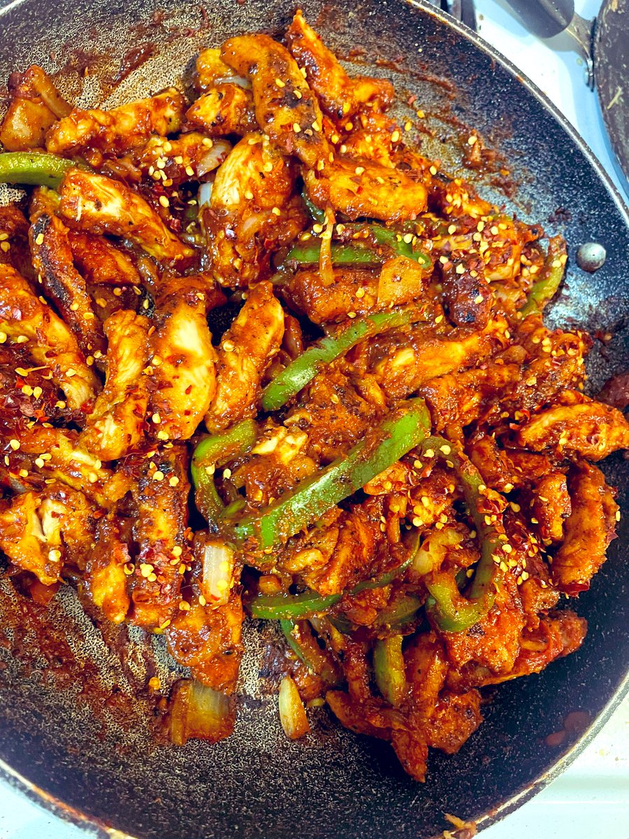 A_forAbii's tweet photo. Made Crispy Sweet Chilli Chicken 🥰 Gym diet ain’t always boring 
#ChefAB https://t.co/F4NAvb56O5
