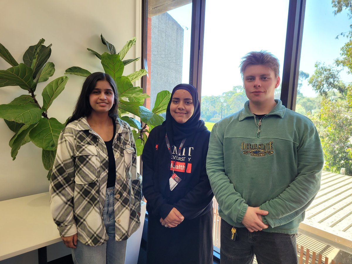 OXIBgroup's tweet photo. Please give a warm welcome to our honours students- Paneet, Ameanah and Thomas!
#OXIB #RMIT #Research #Virus https://t.co/k9XQ1ZtFa7