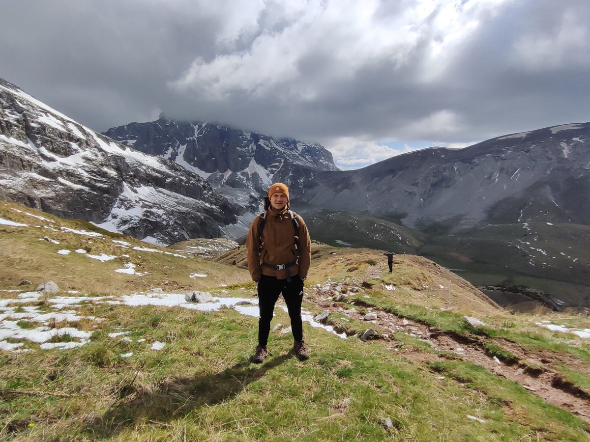 KamilRuszala's tweet image. About last weekend: taking some time to decompress in nature before heading to the @univofmacedonia for a guest lecture and field expedition of former WW1 Salonika Front.
/Lake Drakolimni of Tymfi &amp;amp; Astraka
#gooffline #gohiking