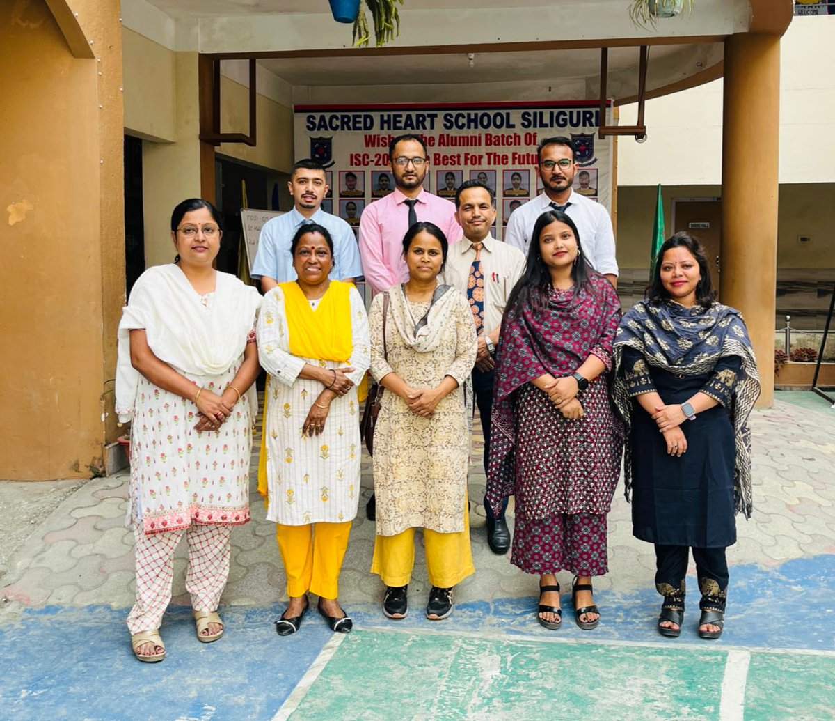ShSsiliguri's tweet photo. The Maths Department from Sacred Heart School, Siliguri participated in a Jodogyan Workshop on 8th and 9th April. Jodogyan uses simple materials to make maths concepts fun and fosters deep learning.  📚🧮 https://t.co/jxUP10eaRm
