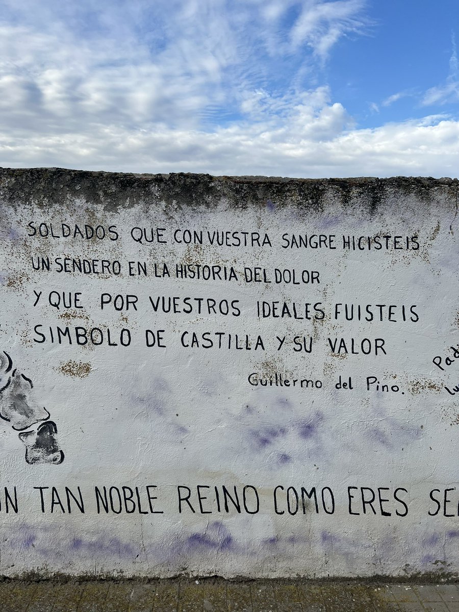 _davidalonso_'s tweet photo. A los antepasados comuneros Padilla, Bravo y Maldonado en la efeméride de la batalla de Villalar para homenajear a quienes sigan en el afán de mejora de las condiciones de vida de los castellanos y leoneses

23 de abril 
Día de Castilla y León https://t.co/C5IixaLSyx
