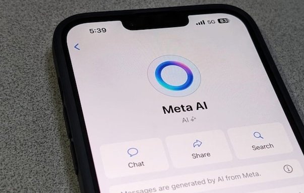 News_On_AI's tweet photo. Meta AI, Meta's general-purpose AI assistant, was unveiled at Meta Connect 2023. The AI tool has also been upgraded with Meta's advanced large language model, Llama 3, enhancing its capabilities across Meta's suite of applications and smart glasses. https://t.co/dUkpX7JFgl