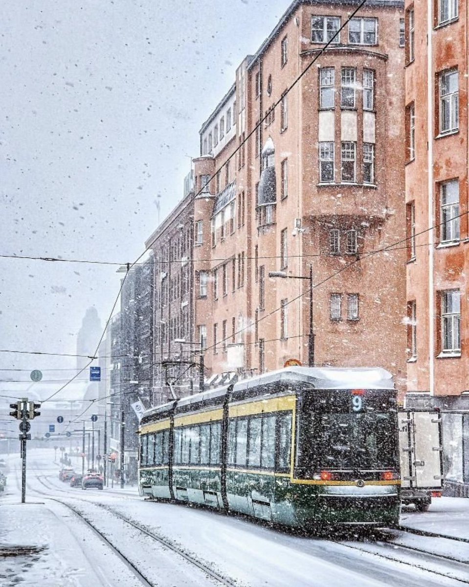 April Fools' Day? Nope. Just April throwing another round of snow at us! 🌨😅❤ #visithelsinki #helsinki #finland 📸cristo_pihlamae_photography