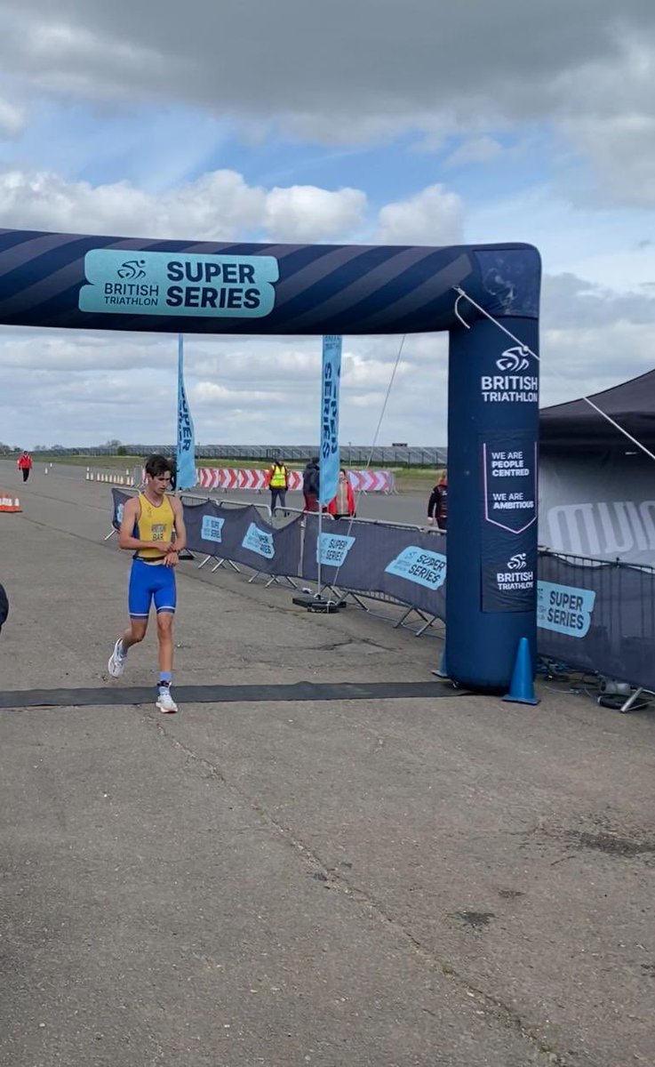 Well done to @Mount_Kelly L6th pupil Fynn A who competed in the @BritishTri Super Series qualifier this weekend in Nottingham and has qualified for the series this summer. #MKSport