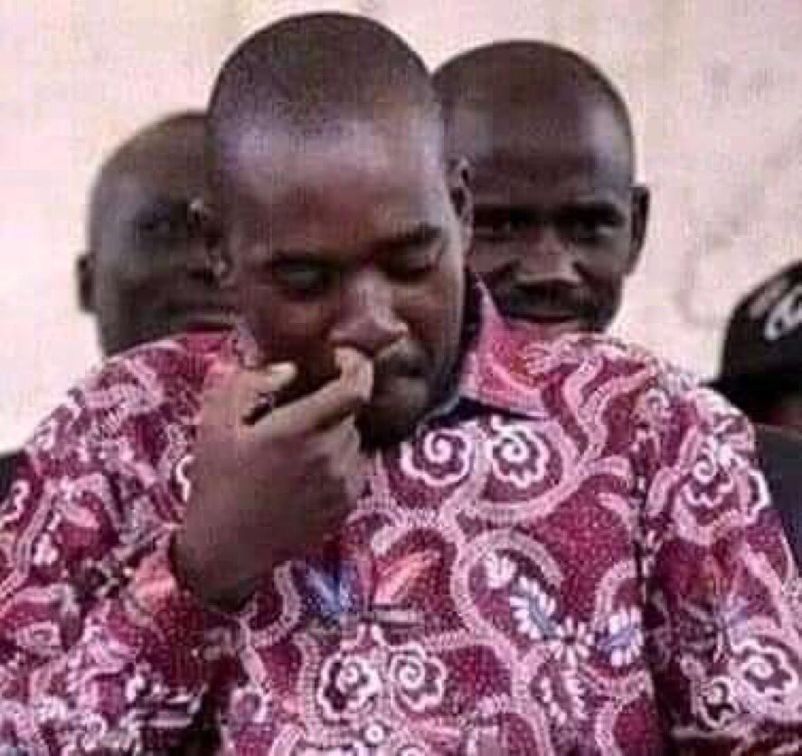 DadlynM's tweet photo. Where is the charisma pakudya madzimbwa 🥴😶‍🌫️ kumba kusina kumira zvakanaka hazvivanzike chero paPublic. That's y kune chinonzi "handkerchief" 
@Mozart903720392 @KarleySammy @MamoyoT @dereckgoto @VNgwena1 @Chana83374434 @MChipiso @yvonnesande1 https://t.co/Rfn9qNxpYR