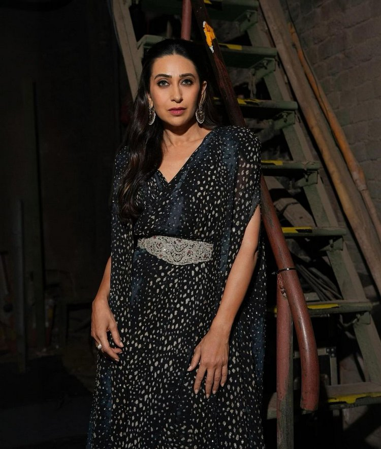 New Photos : #KarismaKapoor 

gallery.123telugu.com/content/slides… 

#123telugu