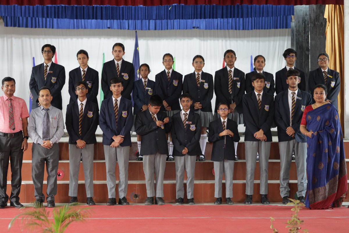 ShSsiliguri's tweet photo. "A Thought Leader is someone who looks at the future and sets a course for it so that others can follow". The Young Leaders in Sacred Heart School were invested with their responsibilities on Wednesday 17th April. https://t.co/RErb1ryJNm