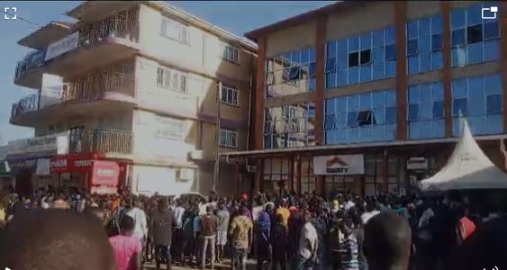 UPDATE: Two arrested after botched robbery attempt at Equity Bank in Soroti

bit.ly/3Qh8jHH
#MonitorUpdates