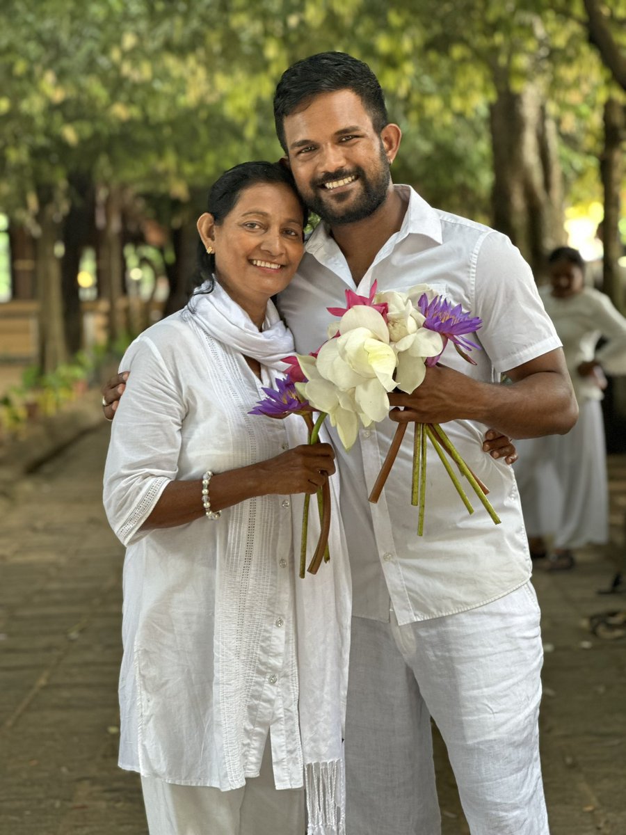 පොඩිනිලමේ tweet media