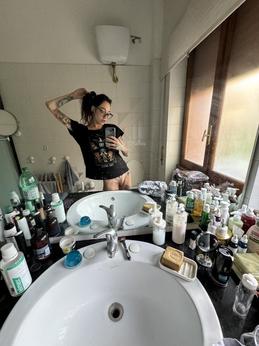 Not me stealing other people bathroom to take GM selfies https://t.co/VjCpdcQszq<a href="/tag/xhamster"class="tags"><span>#xhamster</span></a>