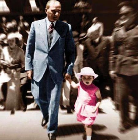 Çocuklar geleceğimizin güvencesi, yaşama sevincimizdir. Bugünün çocuğunu, yarının büyüğü olarak yetiştirmek hepimizin insanlık görevidir. Mustafa Kemal ATATÜRK
23 Nisan Ulusal Egemenlik ve Çocuk Bayramımız Kutlu Olsun🇹🇷👏