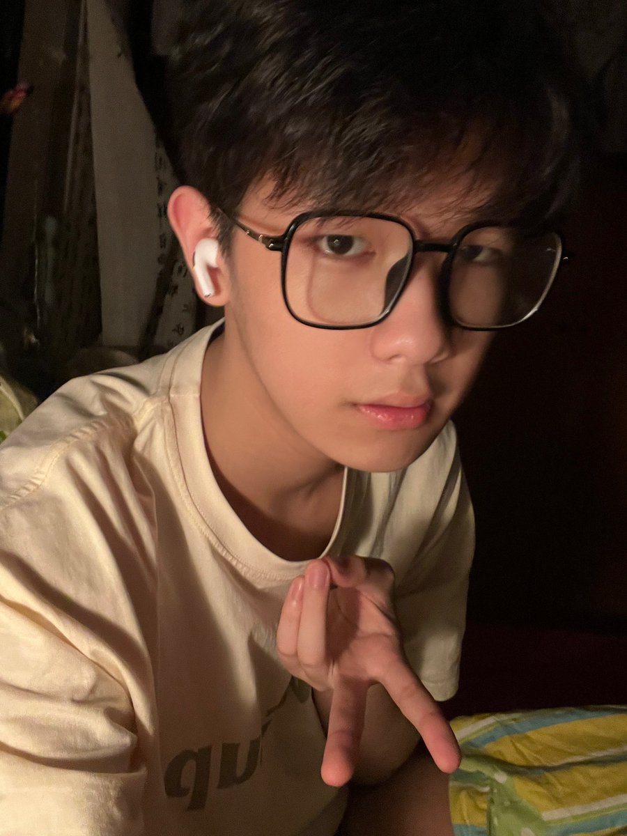 zou12678's tweet photo. ✌️↕️ https://t.co/CIMa1QBzQe