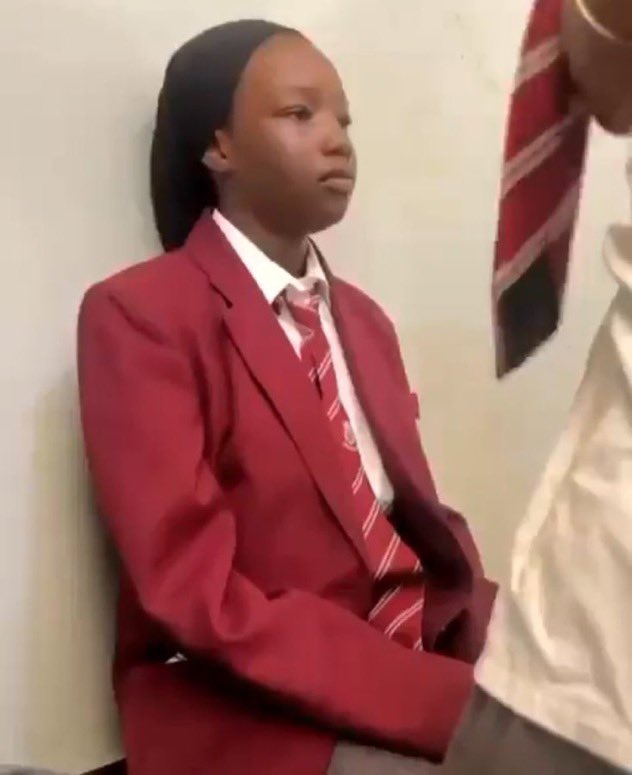 If I'm to choose a personality for my child, I'd choose razzness & strong-headedness rather than calmness & thoughtfulness. This shit freaks me out. Nam's calmness is reverential & appreciable but I don't envy it, Not in today's world 🤦 #JusticeForNamtira #LeadBritishSchool