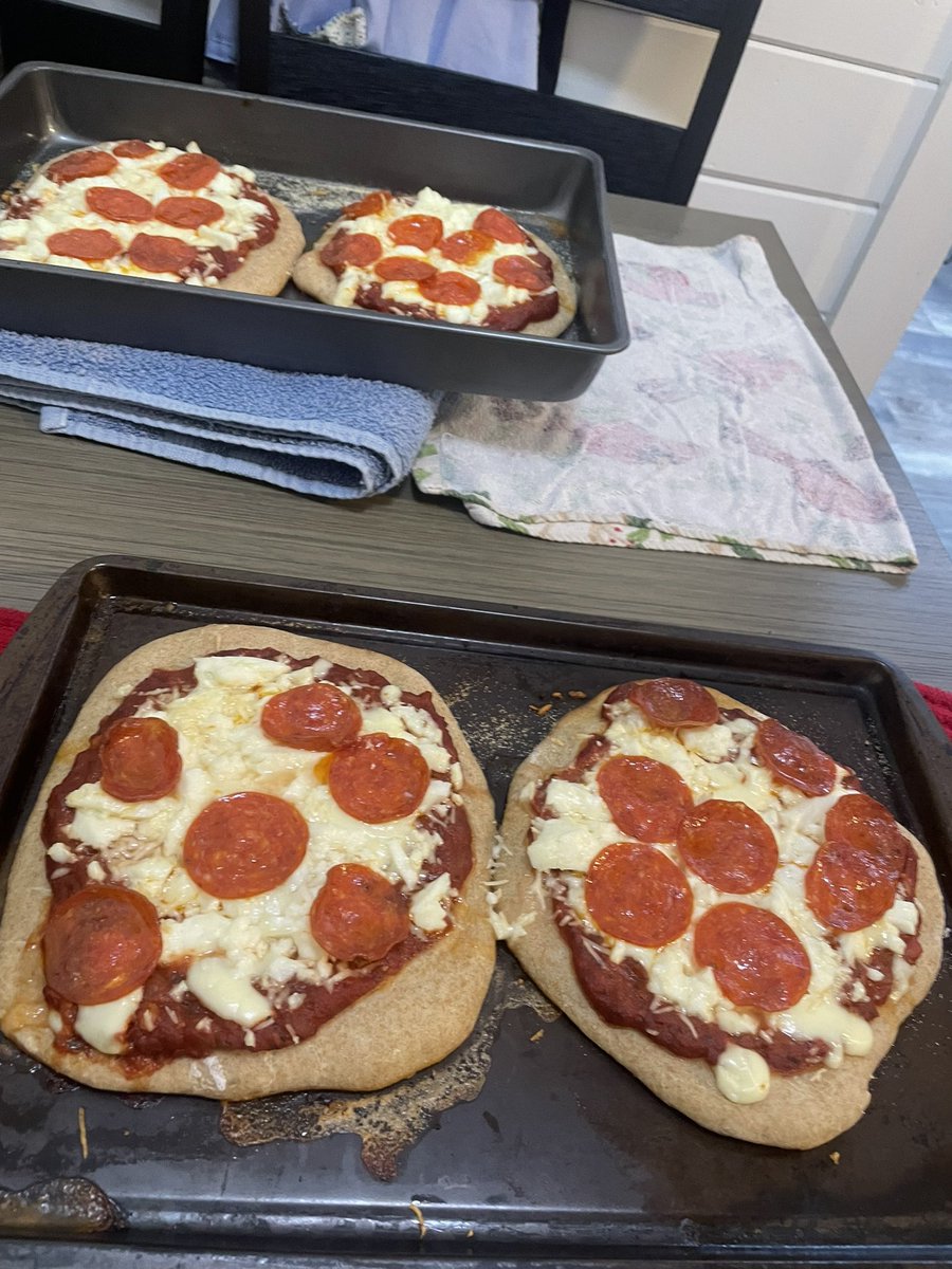 goatmilksoup's tweet photo. Made mozz from scratch, pepperoni &amp; chicken bacon ranch pizzas from scratch then ended the evening by sous viding some damn yogurt https://t.co/rVkK4HaNKM
